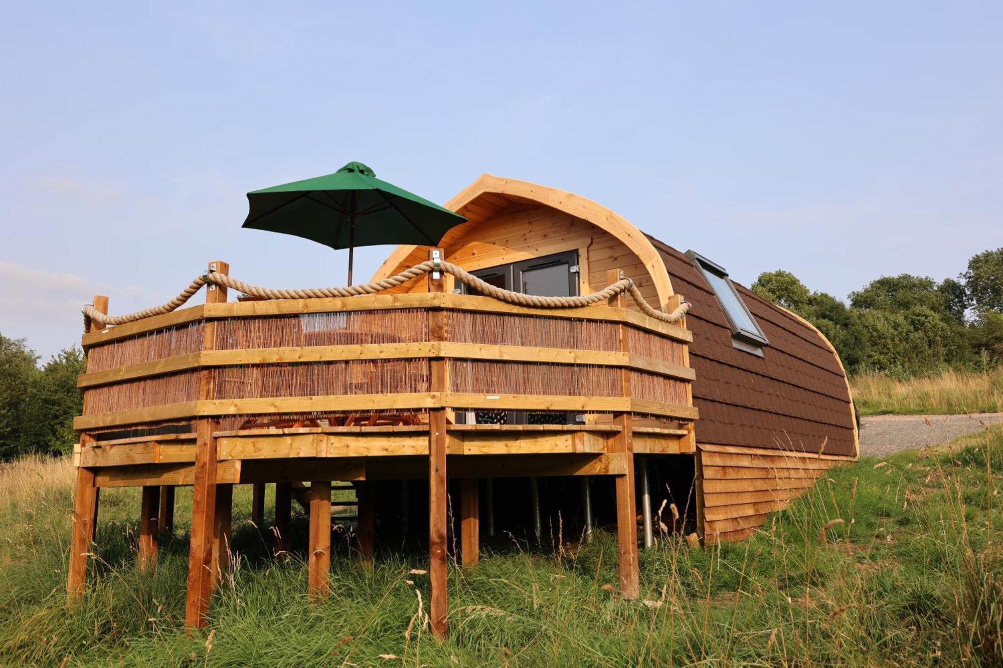 Ammonite Glamping Pod & Hot Tub Apartment Hungerton Exterior photo